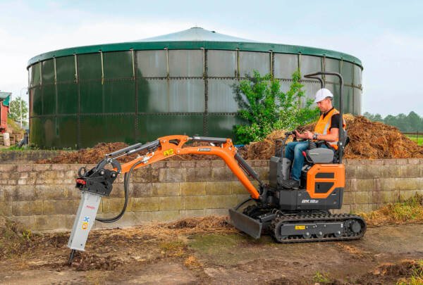 Develon DX10-7 1ton Micro Digger (Hire) - Image 5